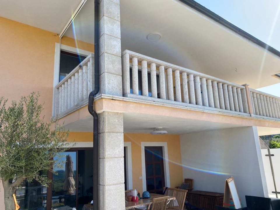 Property building, Balcony/Terrace, Balcony/Terrace