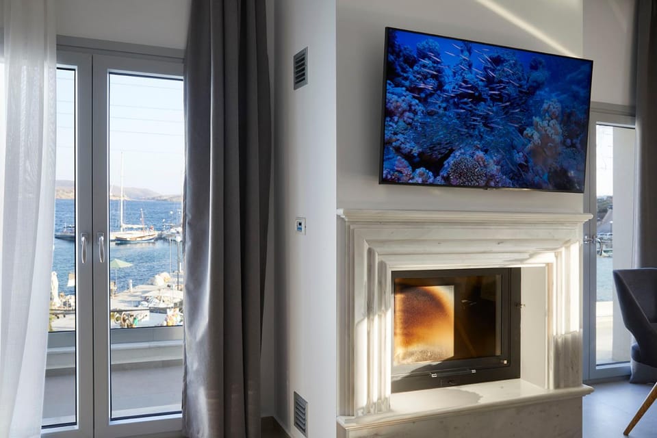 TV and multimedia, Sea view, flat iron