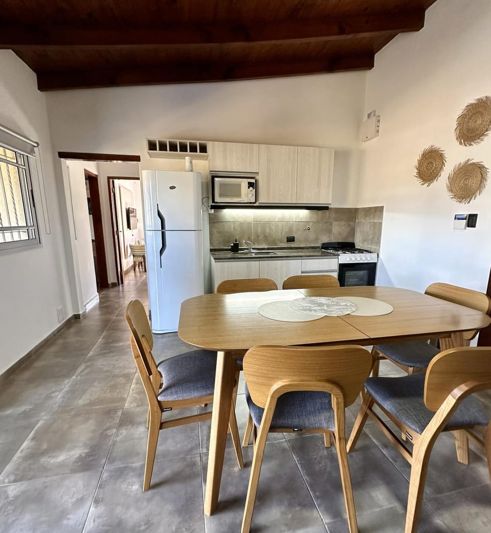 Kitchen or kitchenette, Dining area, Breakfast, microwave, oven, pet friendly, stove, toaster, wardrobe, washing machine