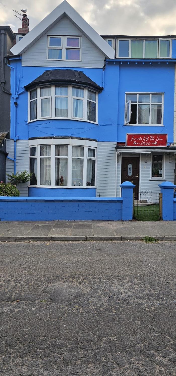Jewel Of The Sea Hotel Bed and Breakfast in Blackpool