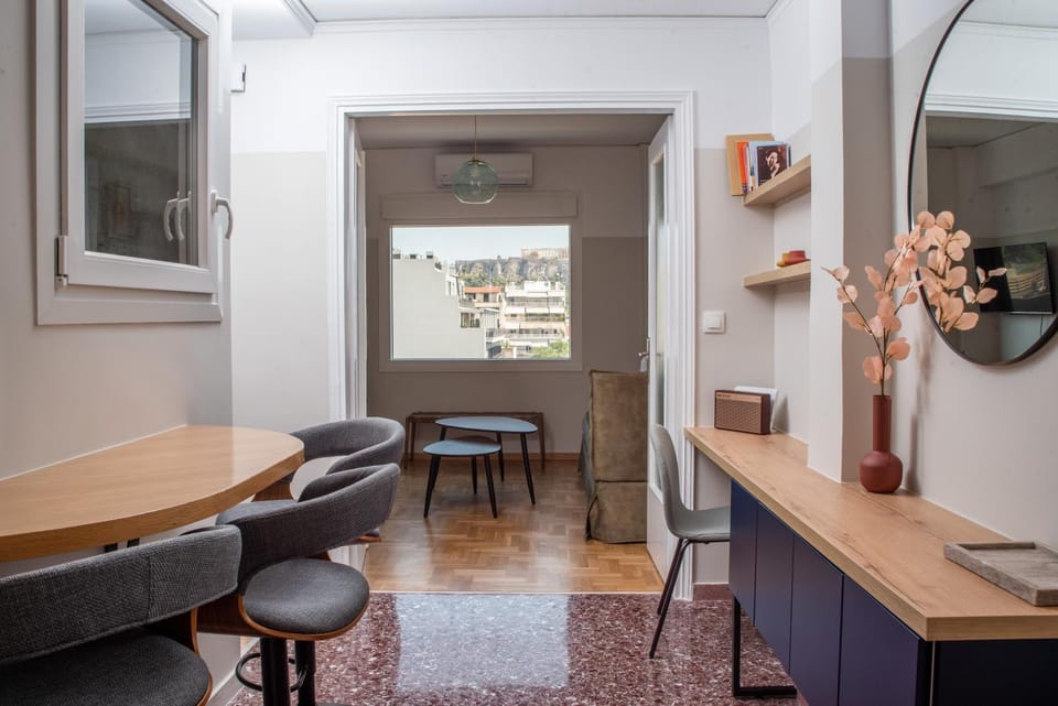 Facade/entrance, Dining area