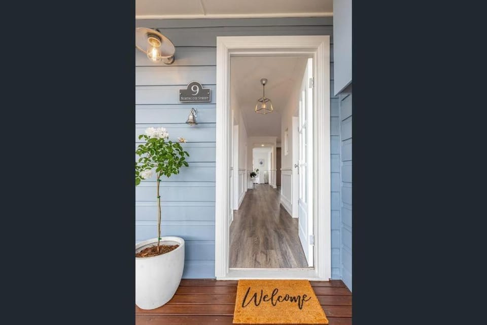 Hamptons House on Hunter with fire pit House in Cessnock