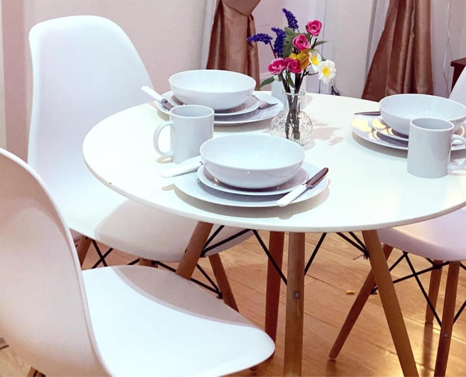 Living room, Dining area