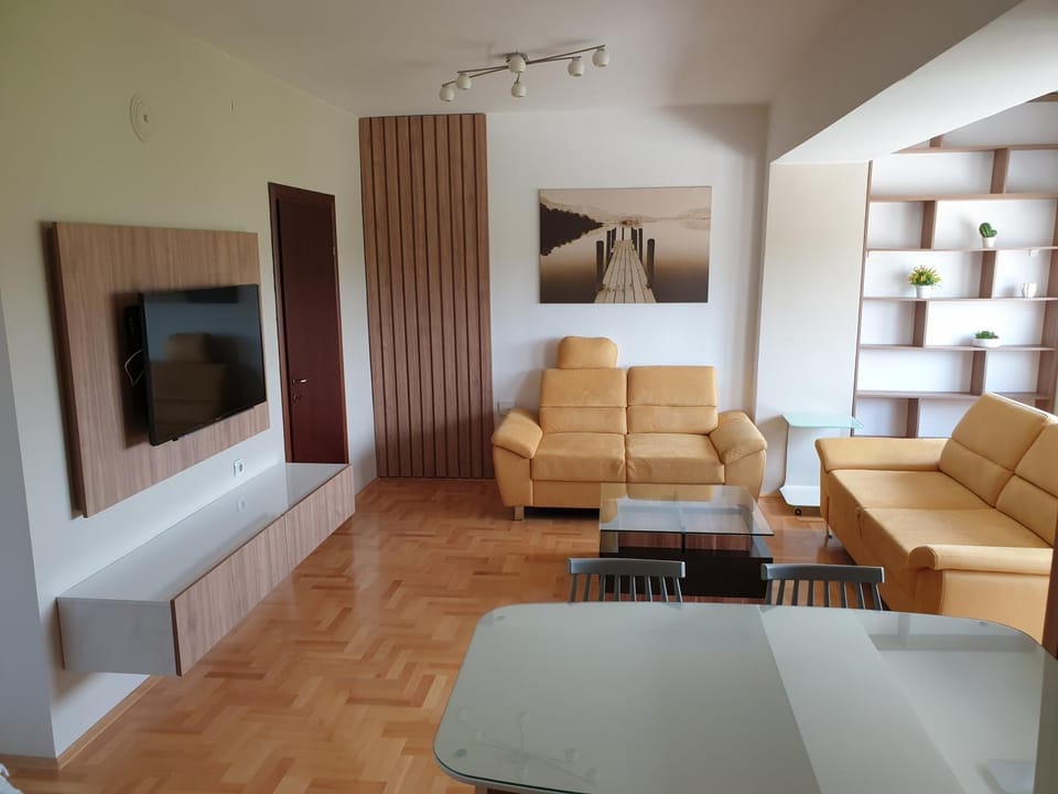 Communal lounge/ TV room, Living room