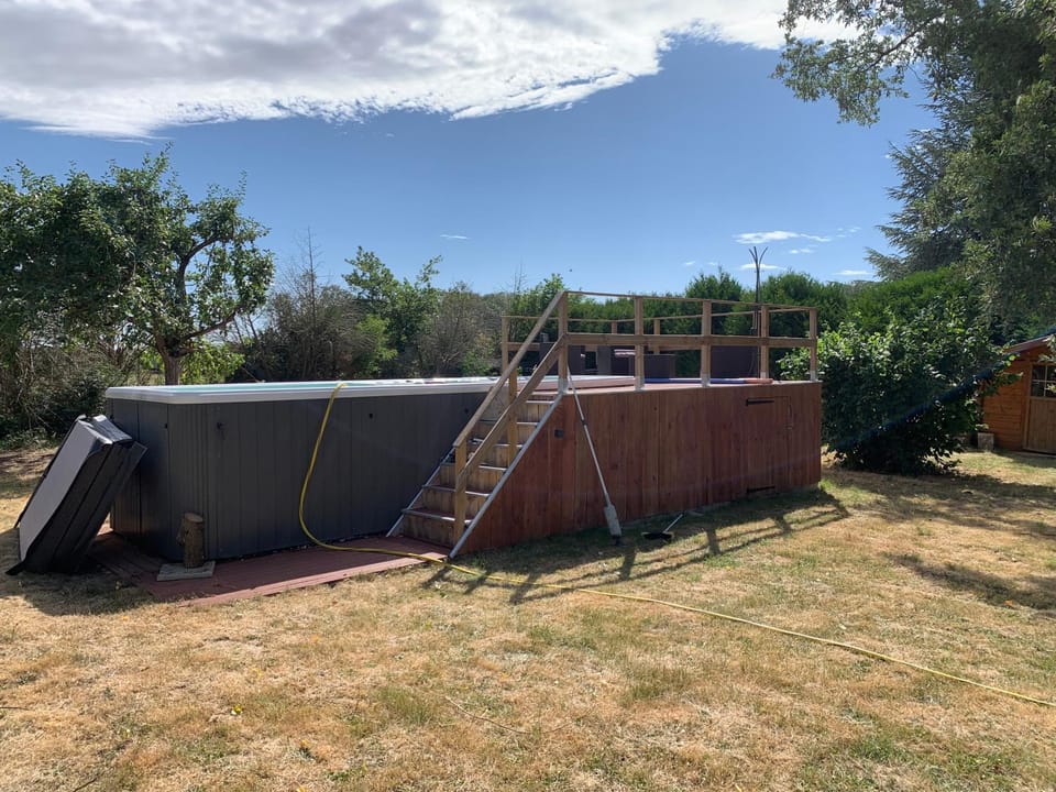 Garden, Garden, Hot Tub