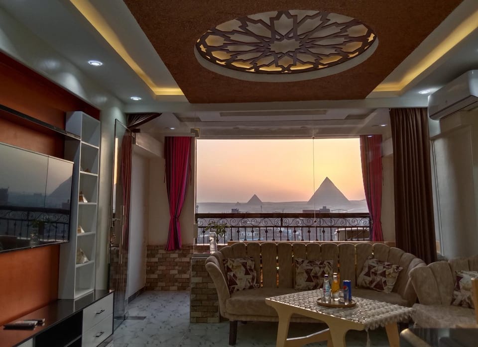 TV and multimedia, Balcony/Terrace, Living room, Landmark view