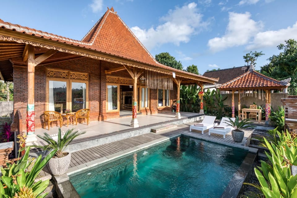 Property building, Patio, Day, Garden, Balcony/Terrace, Garden view, Pool view, Swimming pool, sunbed