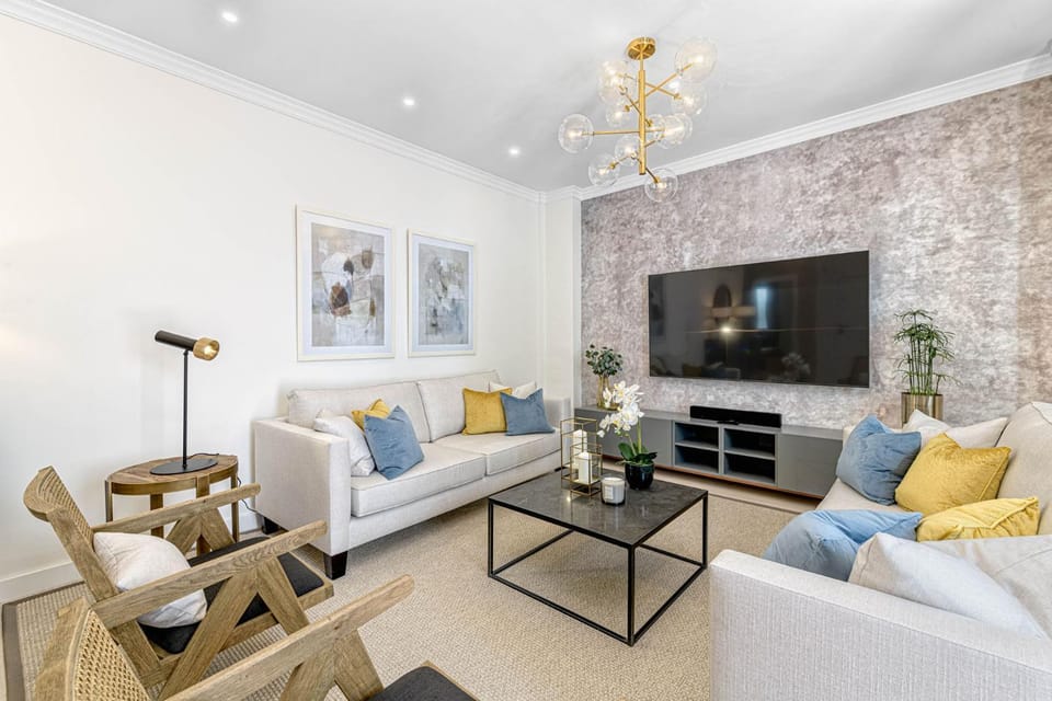 Communal lounge/ TV room, Living room