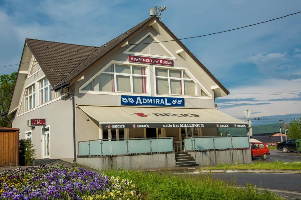 Facade/entrance