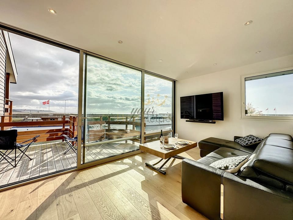 Le Yacht YourHostHelper Apartment in Deauville