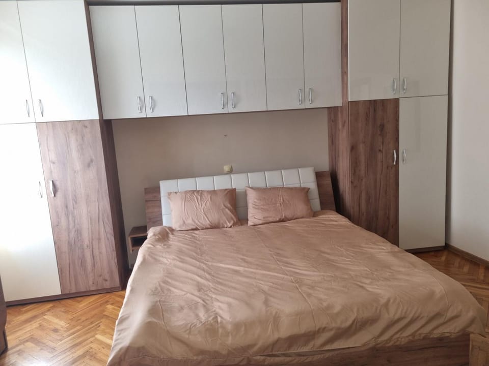 Bed, Photo of the whole room, Bedroom, wardrobe