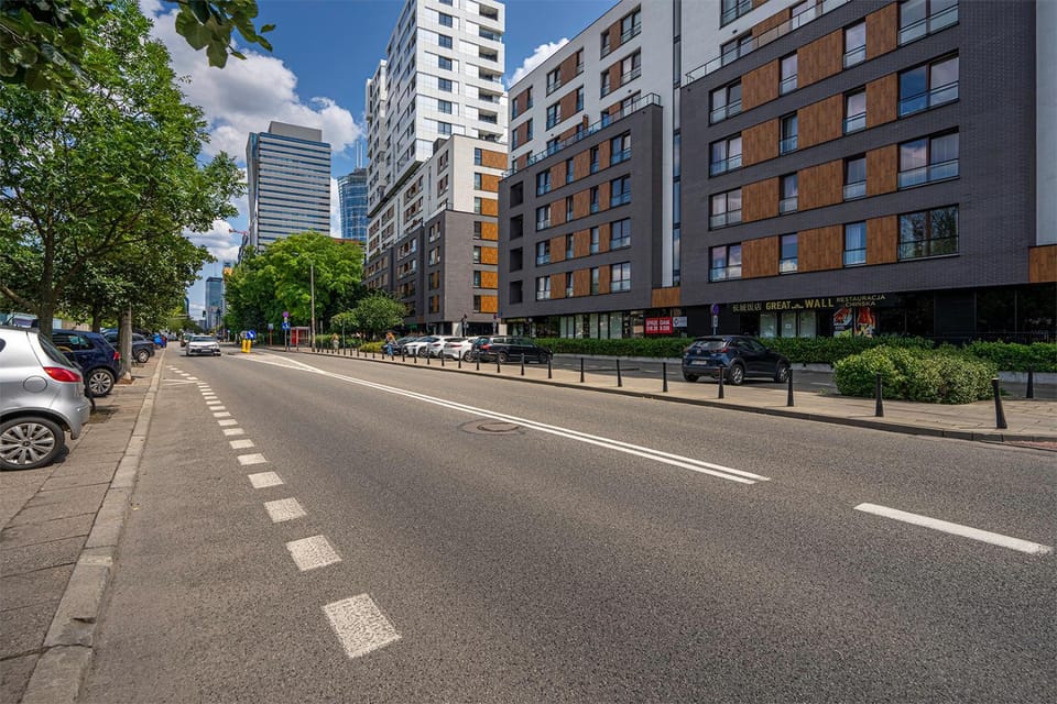 Day, Street view