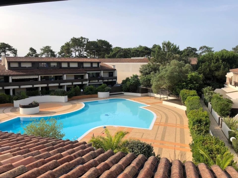Pool view, Swimming pool, Swimming pool