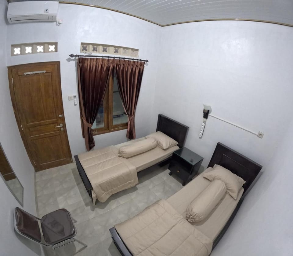 Bed, Bedroom, air conditioner