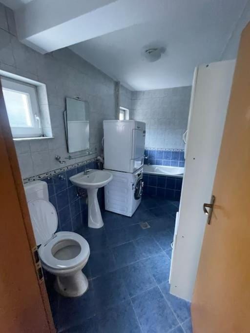 Toilet, Bathroom