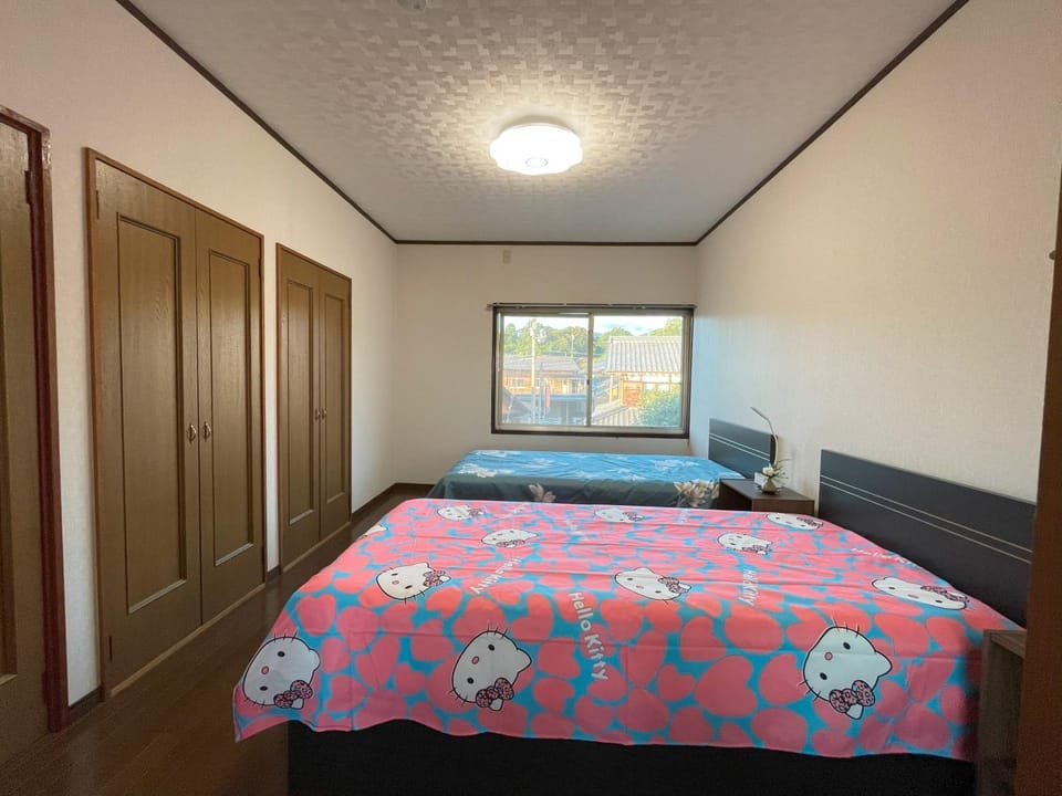 Bed, Photo of the whole room, Bedroom, wardrobe