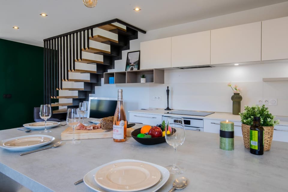 Kitchen or kitchenette, Food and drinks, Dining area, pet friendly
