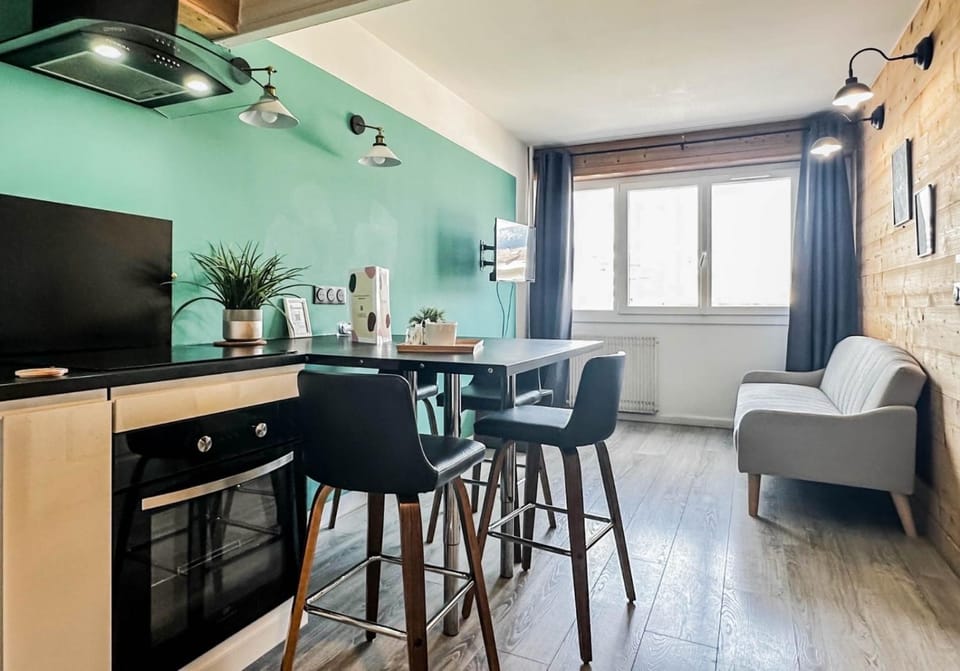 TV and multimedia, Kitchen or kitchenette, Seating area, Dining area