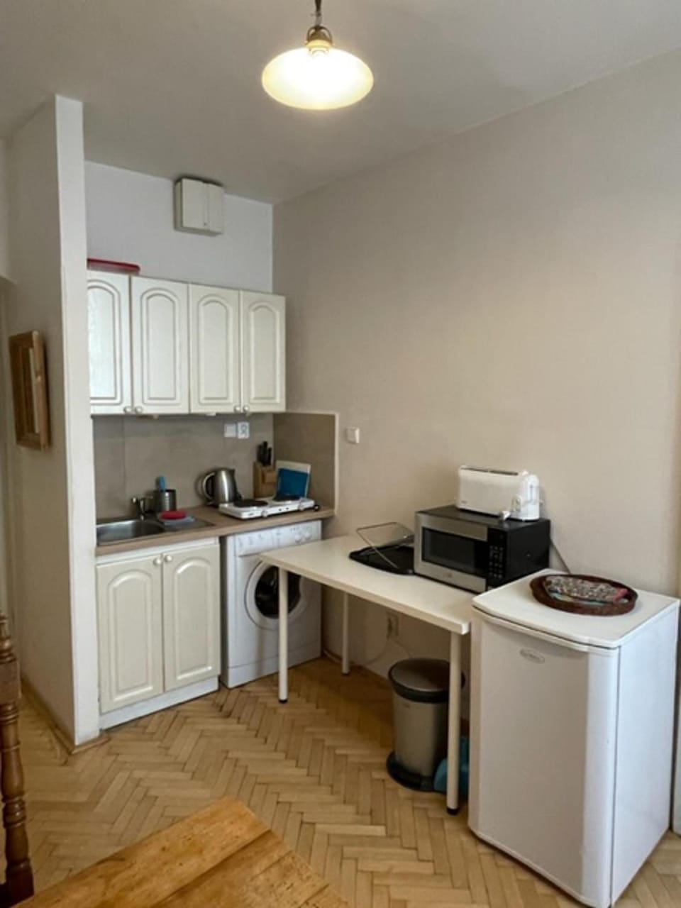 Kitchen or kitchenette, minibar, washing machine