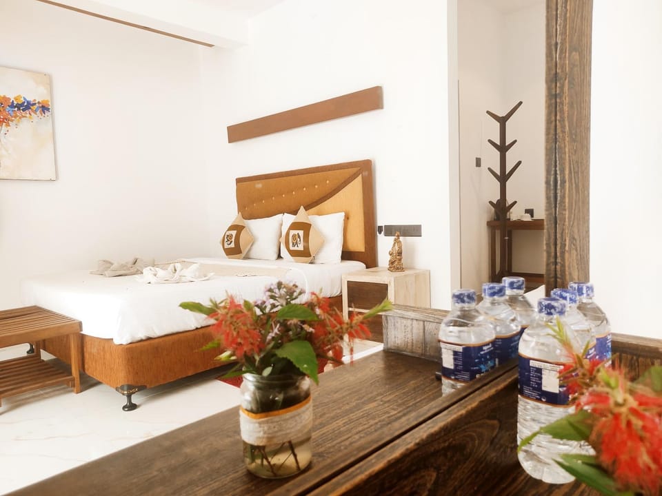 Bed, Photo of the whole room, Bedroom, Mountain view