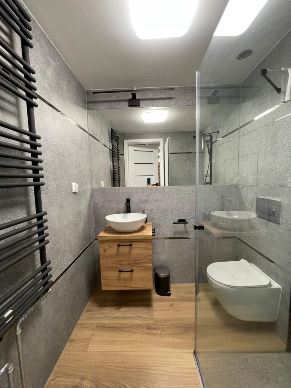 Shower, Toilet, Bathroom, towels