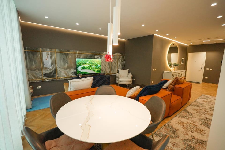 Communal lounge/ TV room, TV and multimedia, Kitchen or kitchenette, Living room, Seating area, Evening entertainment