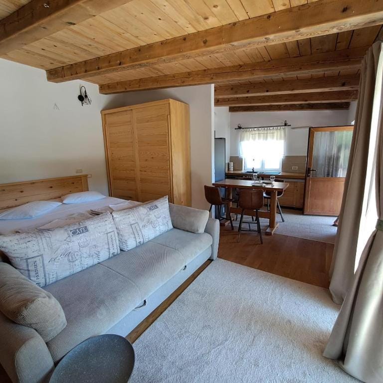 Bed, Living room, Seating area, Bedroom, wardrobe