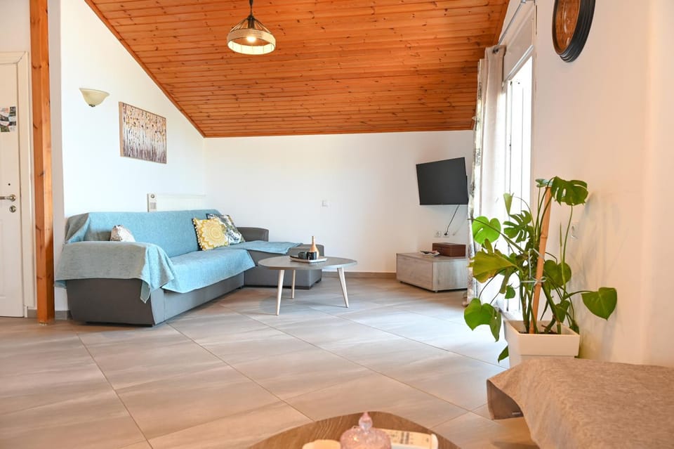 Communal lounge/ TV room, TV and multimedia, Living room, Seating area