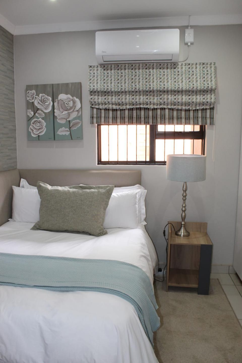 Bedroom, air conditioner