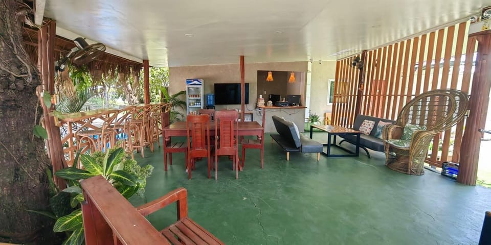 Restaurant/places to eat, Communal lounge/ TV room