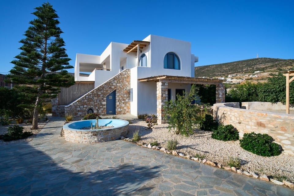 Property building, Day, Natural landscape, Mountain view