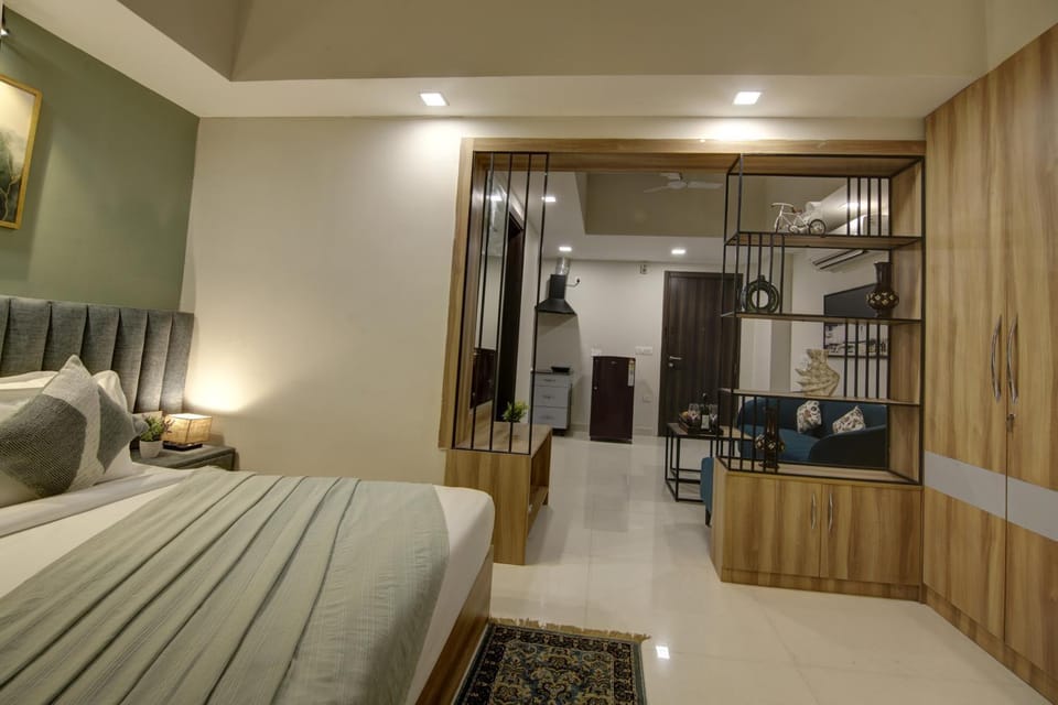 Bed, TV and multimedia, Kitchen or kitchenette, Living room, Photo of the whole room, Bedroom