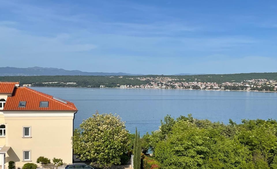 Sea view by Moro Apartment in Primorje-Gorski Kotar County