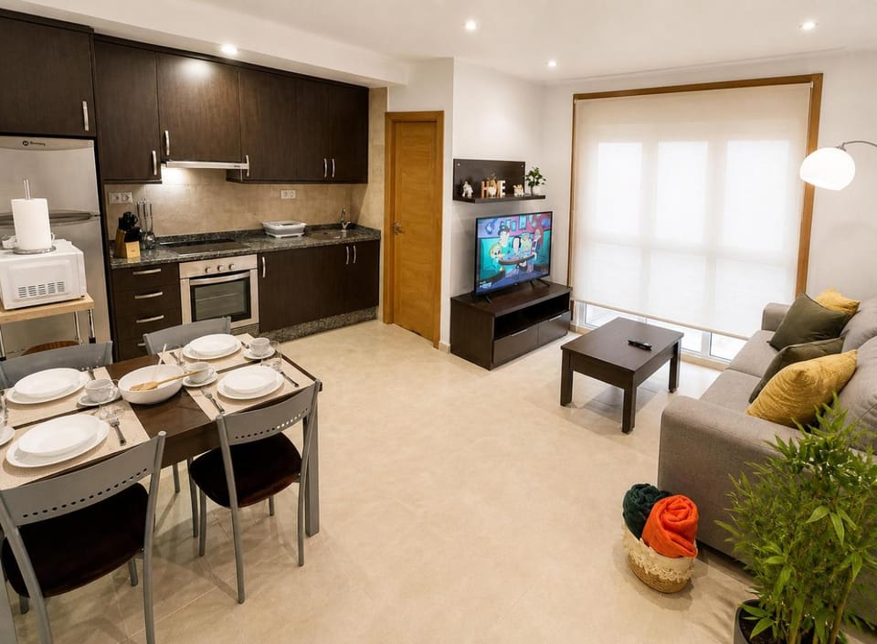 Communal lounge/ TV room, TV and multimedia, Kitchen or kitchenette, Living room, Seating area, Dining area, Evening entertainment, oven, stove