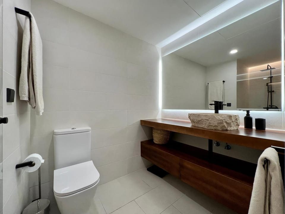 Shower, Bathroom, towels