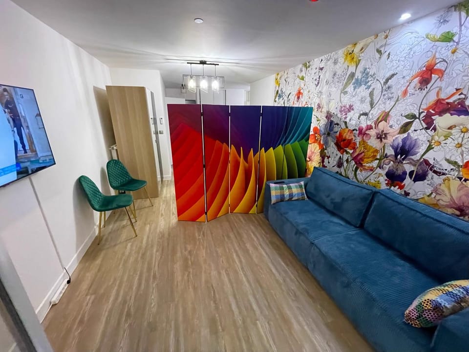 TV and multimedia, Living room, Evening entertainment