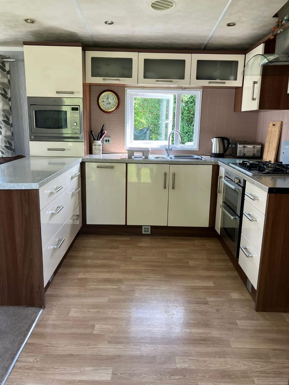 Kitchen or kitchenette, minibar, pet friendly, stove, toaster