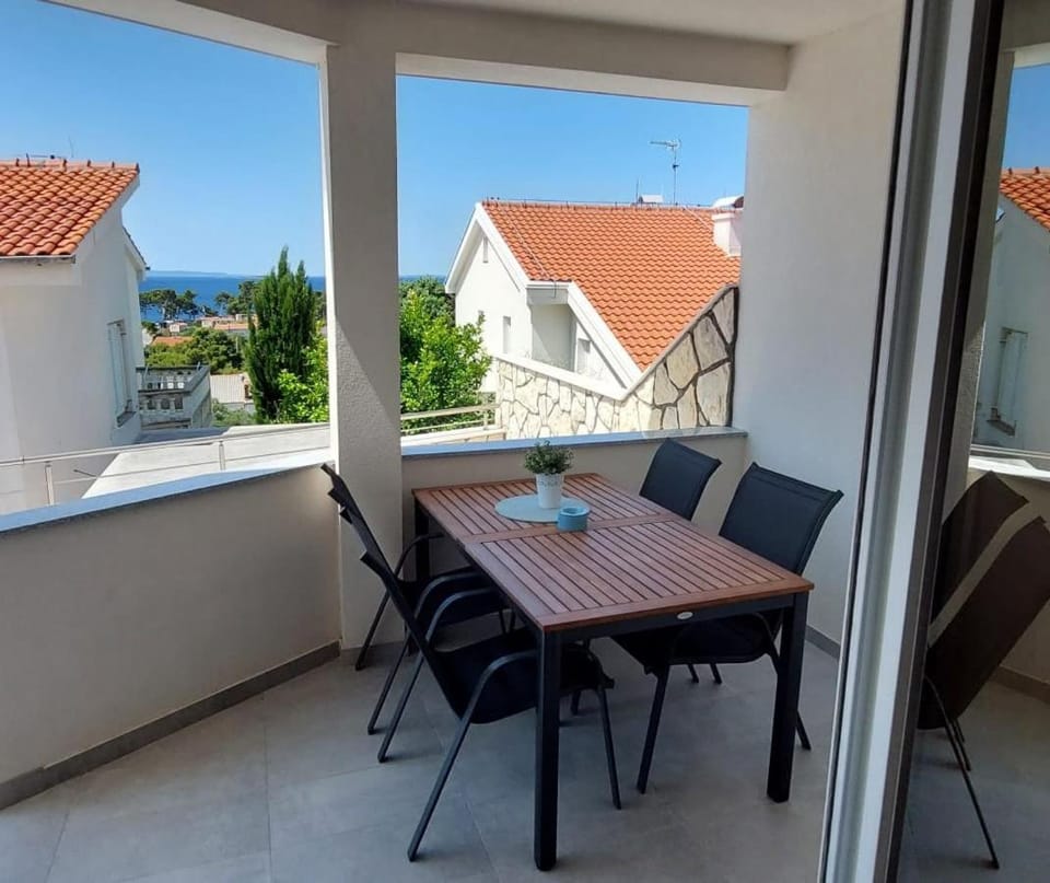 Sea apartment, island Rab Apartment in Primorje-Gorski Kotar County