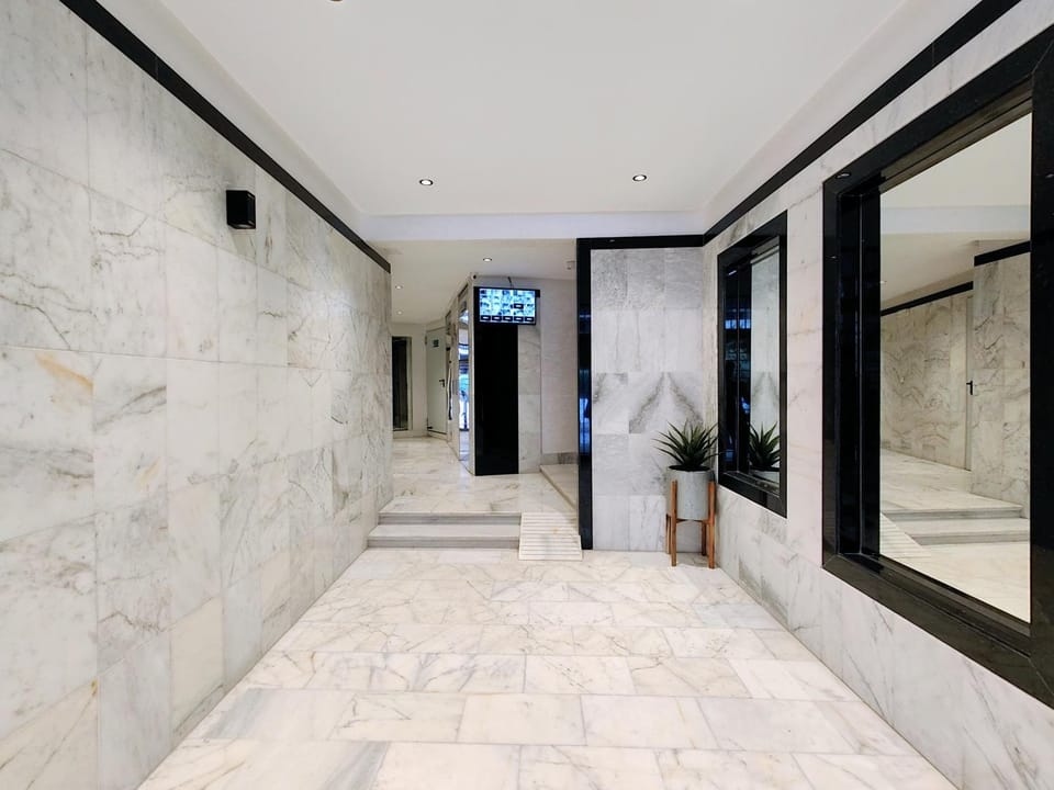 Property building, Facade/entrance