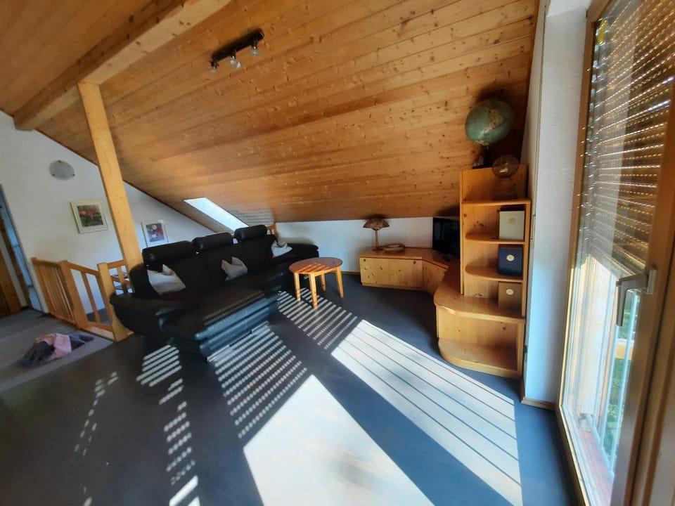 TV and multimedia, Living room, Photo of the whole room, Seating area