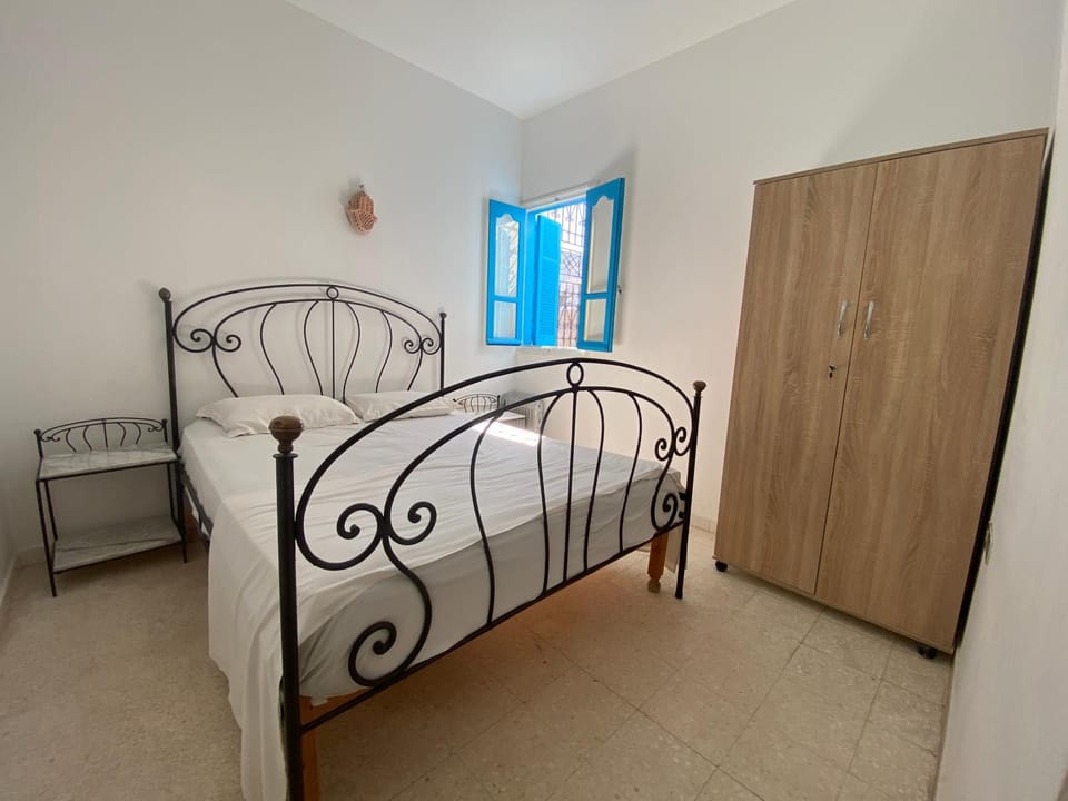 Bed, Bedroom, wardrobe