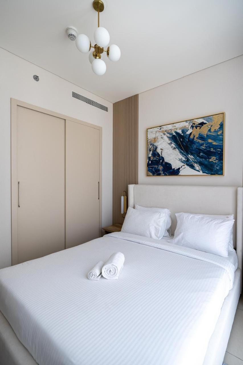 STAY BY LATINEM Luxury 1BR Holiday Home CVR A2910 Near Burj Khalifa Apartment in Dubai