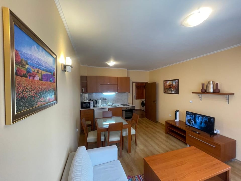 Communal lounge/ TV room, TV and multimedia, Kitchen or kitchenette, Living room, Seating area, Dining area, Evening entertainment, minibar, oven, pet friendly, stove