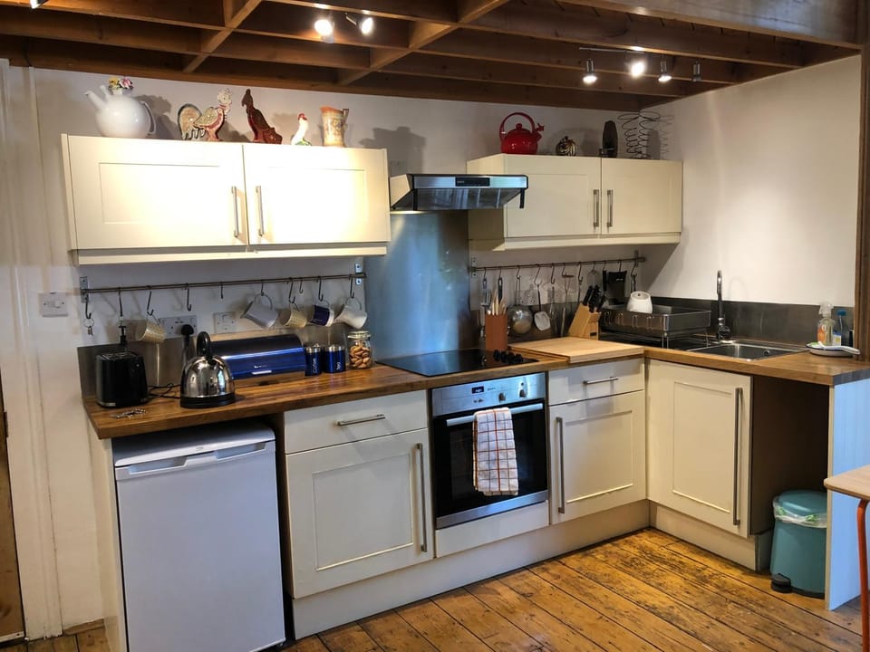 Artistic spacious flat in central Brixton Apartment in London Borough of Southwark