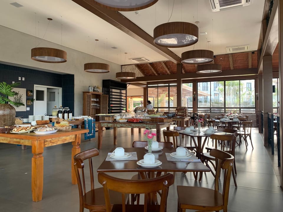 Restaurant/places to eat, Food and drinks, Food, Drinks