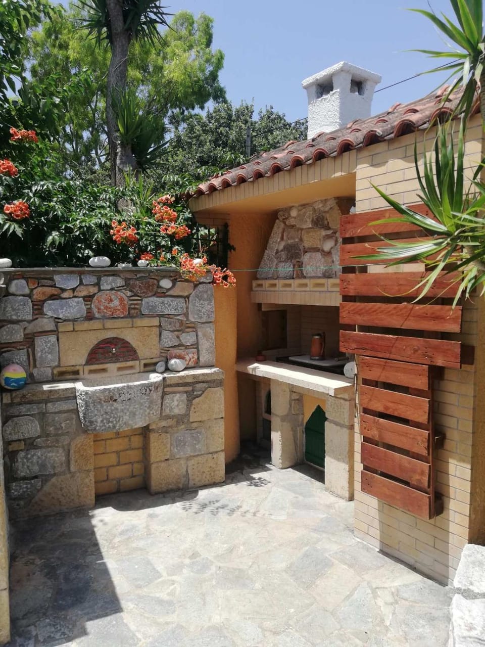 BBQ facilities, Internal: Not applicable to any particular room
