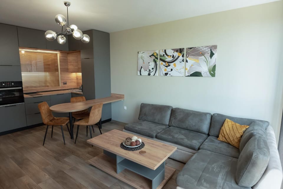 Kitchen or kitchenette, Living room, Seating area, Dining area, pet friendly