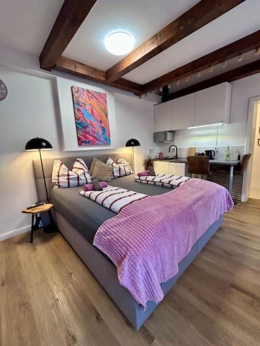 Kitchen or kitchenette, Photo of the whole room, Bedroom