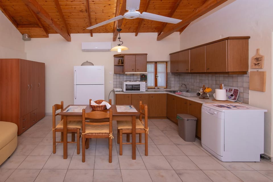 Dining area, dishwasher, wardrobe, kitchen