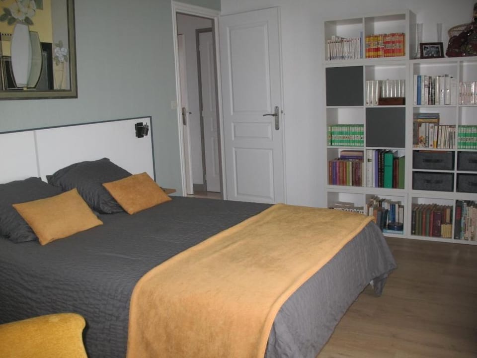 A La Rochelle proche Vélodyssée et parking privé Vacation rental in La Rochelle